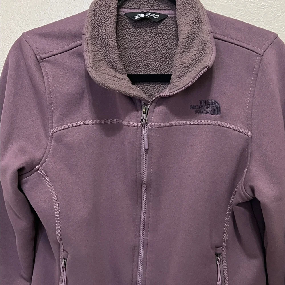 North Face Jacket Womens M Full Zip Long Sleeve Outdoors Purple Fleece Casual - Picture 2 of 9